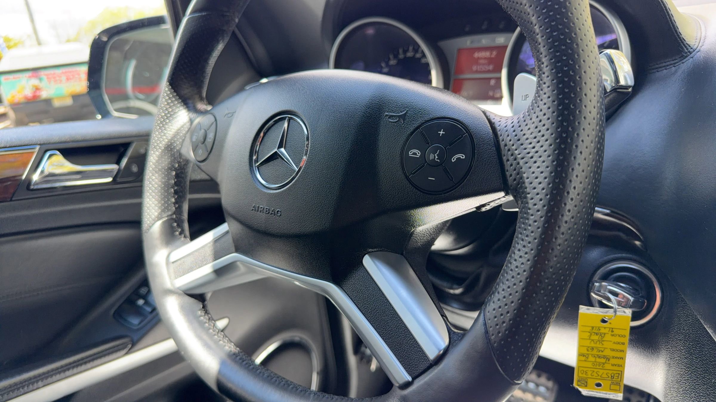 Used 2010 Mercedes-Benz ML 63 AMG 4MATIC image 28