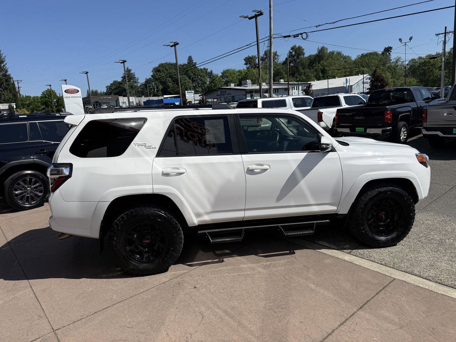 Certified 2019 Toyota 4Runner TRD Off-Road Premium AWD/4WD image 9