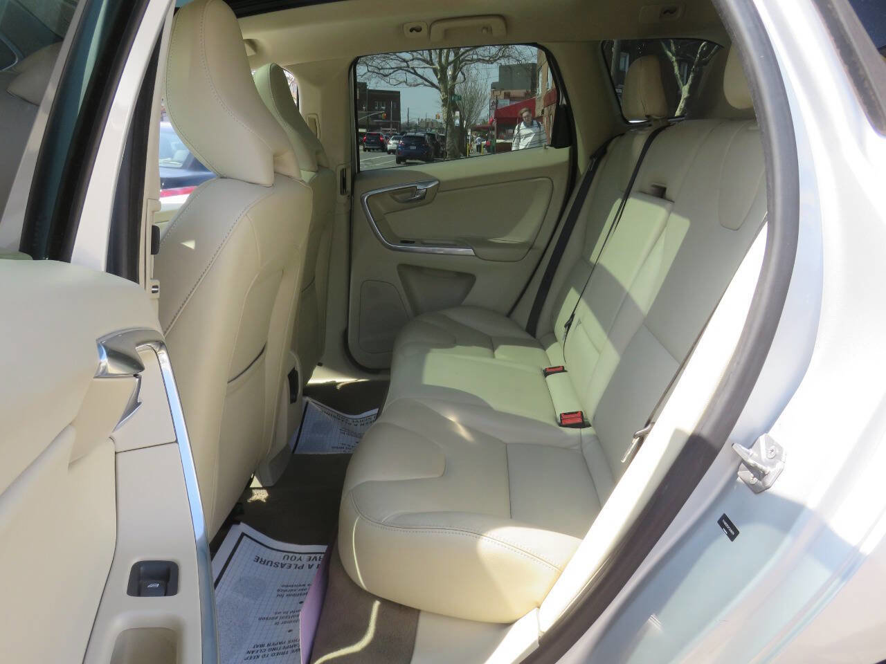 Used 2015 Volvo XC60 T6 Premier Plus image 20