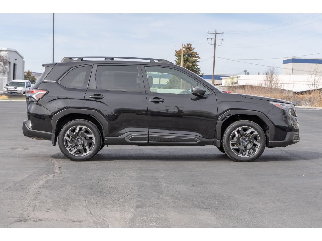 Used 2025 Subaru Forester Limited AWD/4WD image 2
