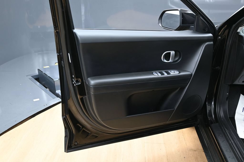 Used 2022 Hyundai Ioniq 5 SE w/ Cargo Package RWD image 30
