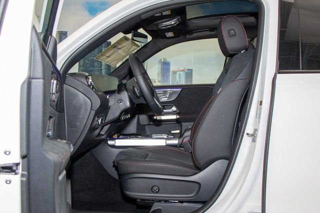 Certified 2023 Mercedes-Benz GLB 250 4MATIC image 22