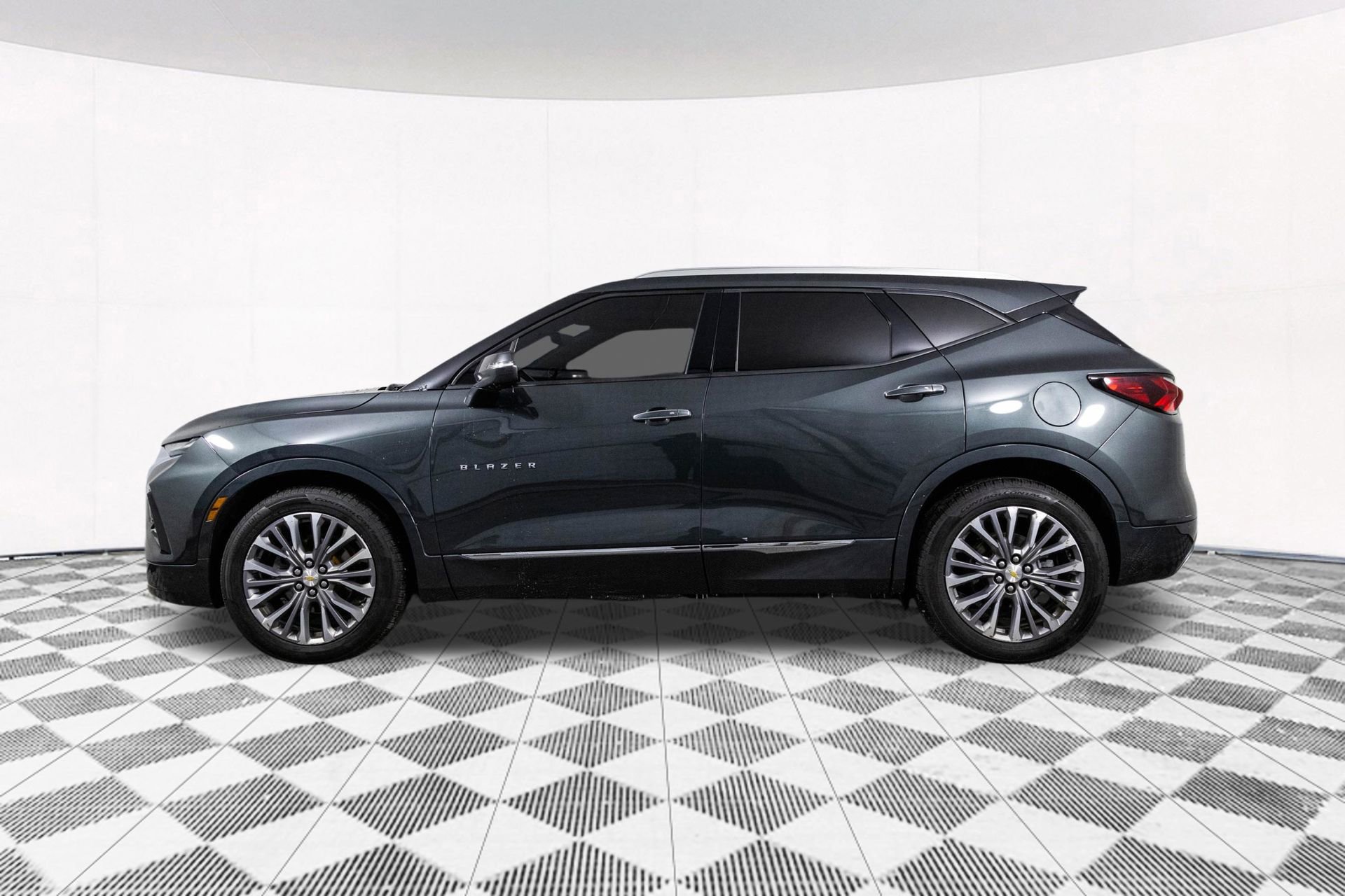 Used 2020 Chevrolet Blazer Premier w/ Driver Confidence II Package image 11