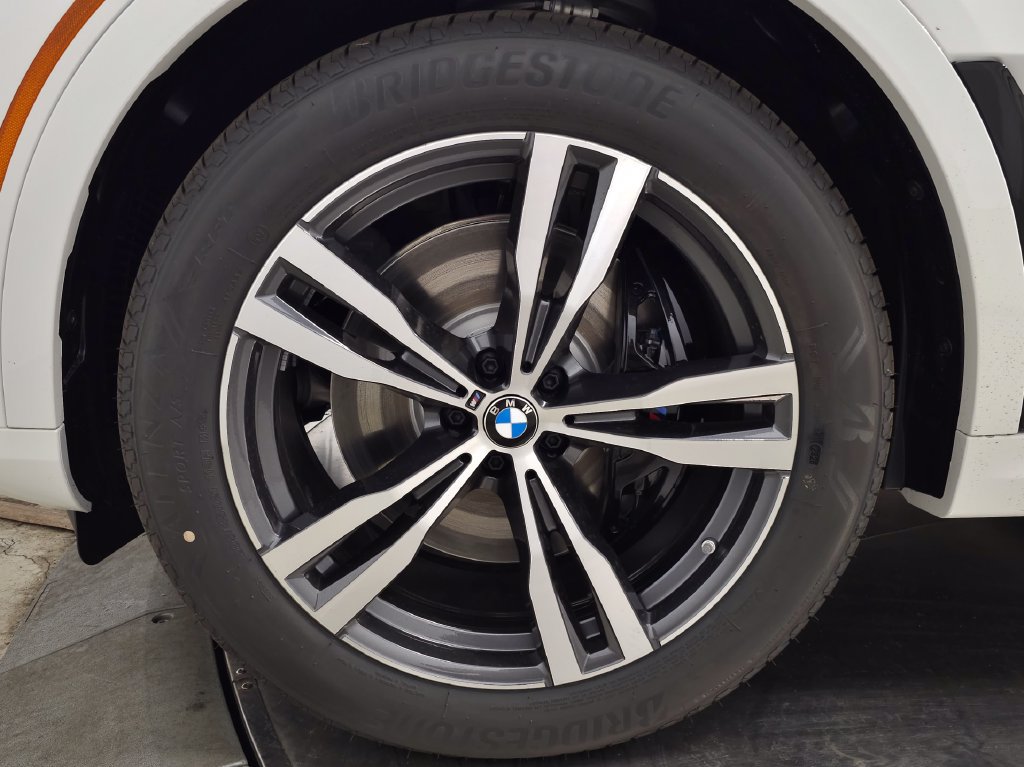 New 2027 BMW X7 xDrive40i w/ Executive Package AWD/4WD image 7
