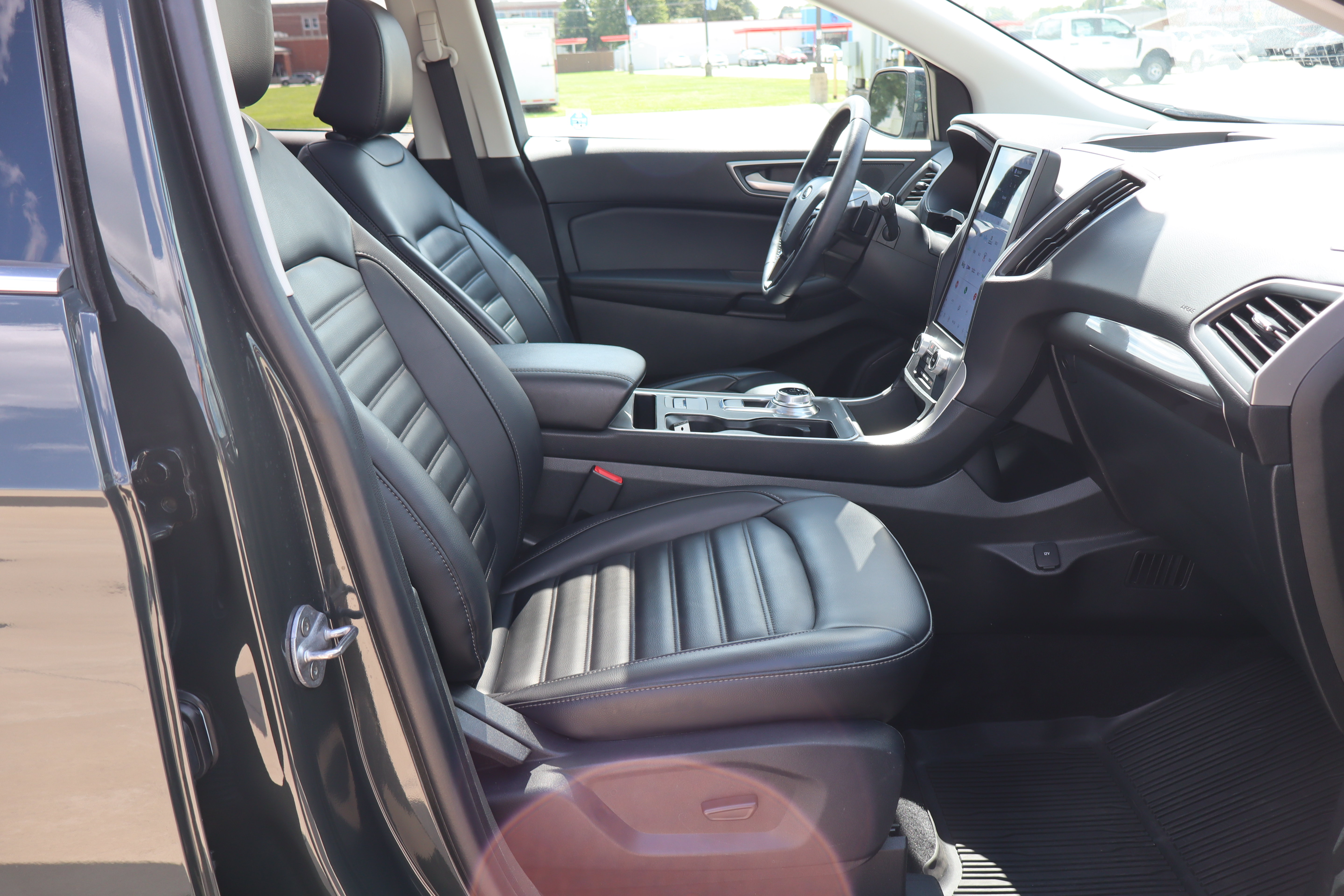 Used 2024 Ford Edge SEL w/ Convenience Package AWD/4WD image 12