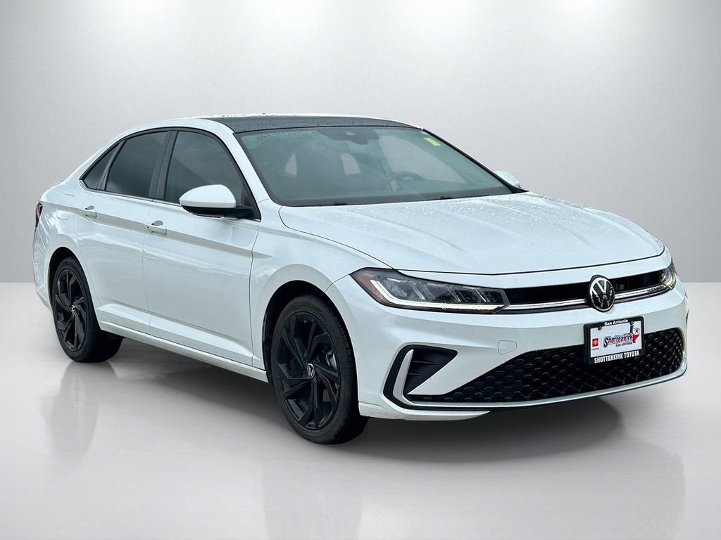 Used 2025 Volkswagen Jetta SE FWD image 3