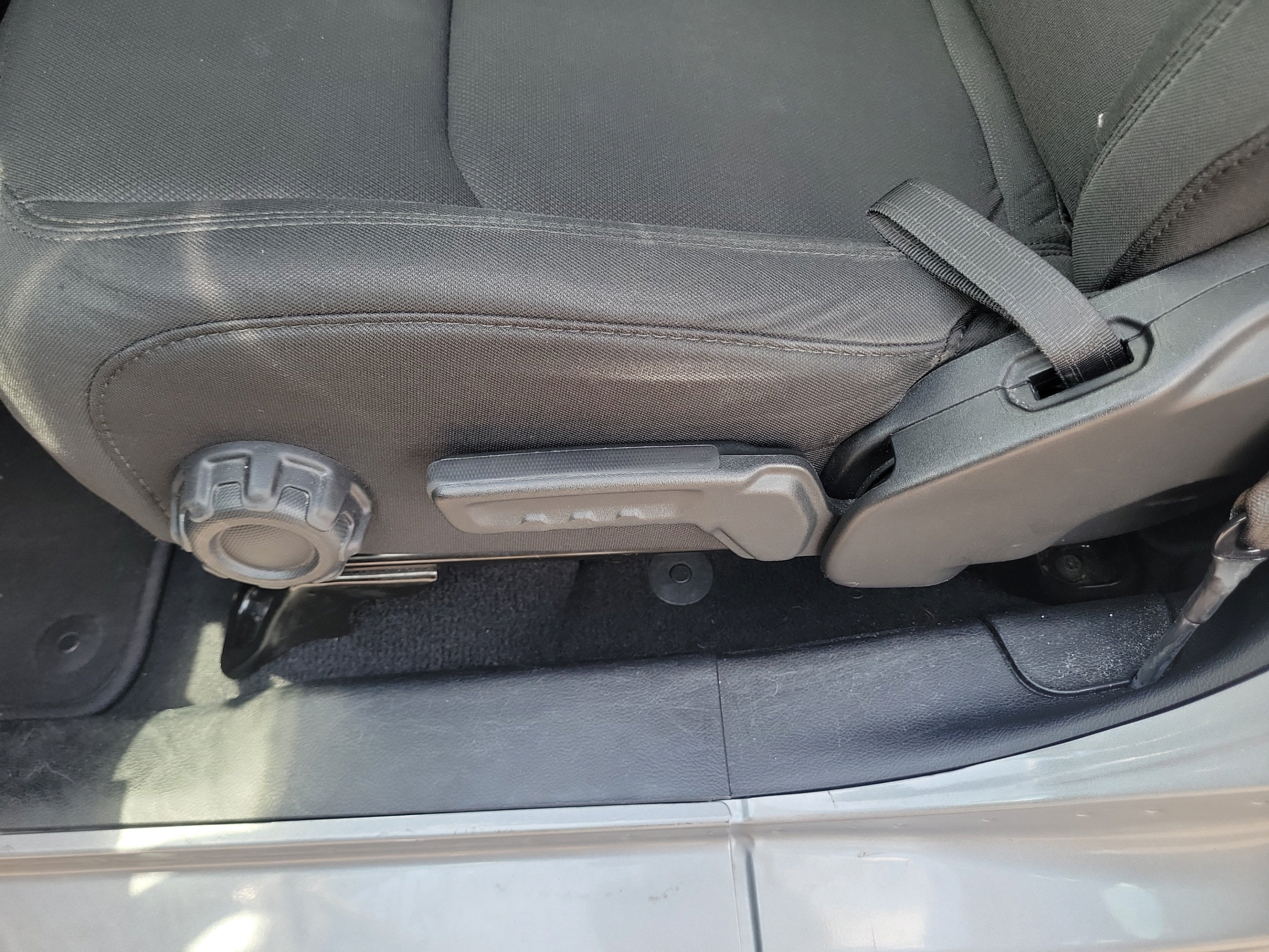 Used 2020 Jeep Wrangler Unlimited Sahara AWD/4WD image 25