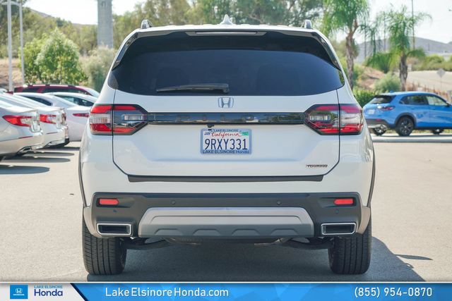 Used 2025 Honda Pilot Touring image 10
