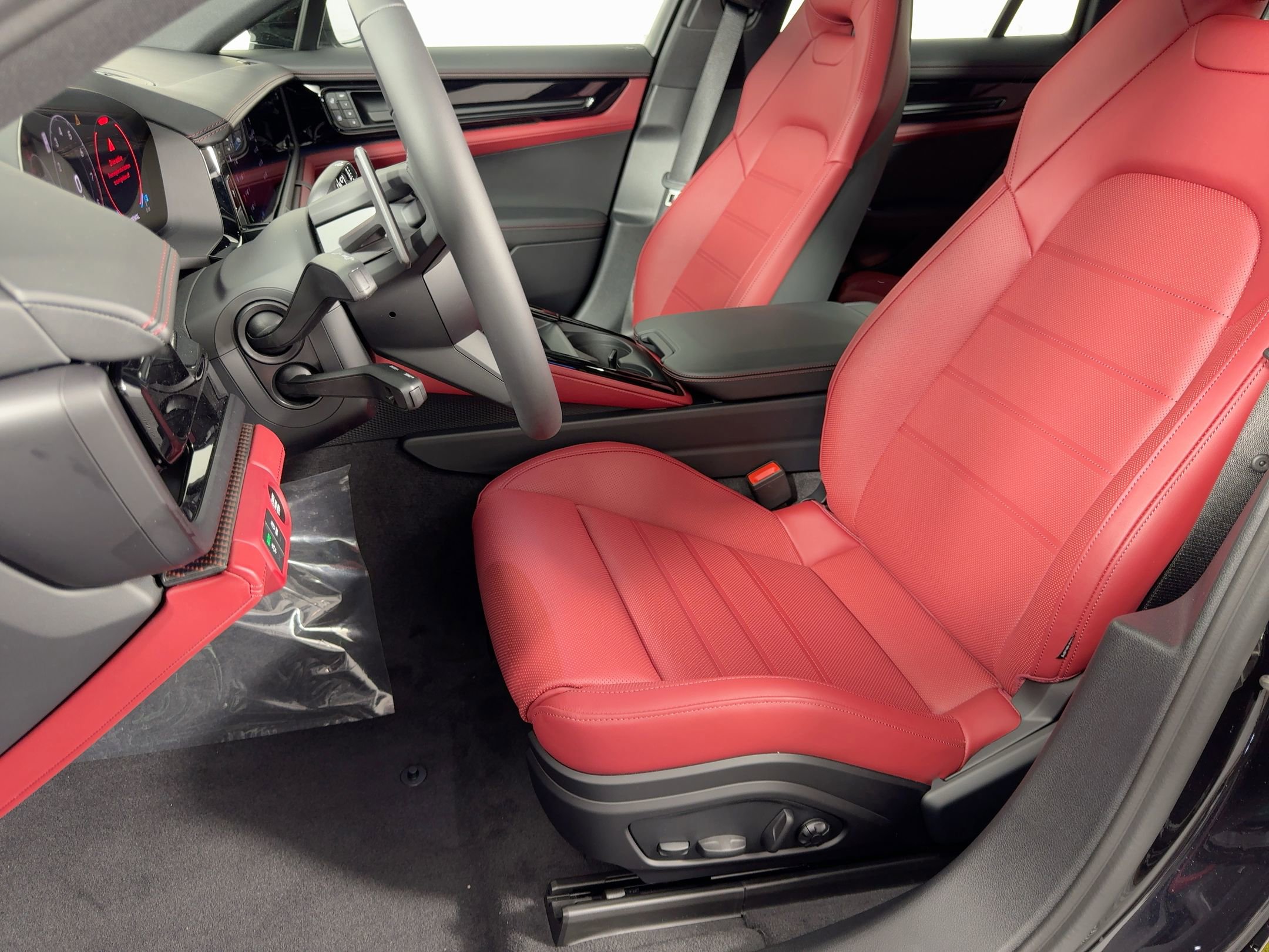 Used 2026 Porsche Panamera image 5