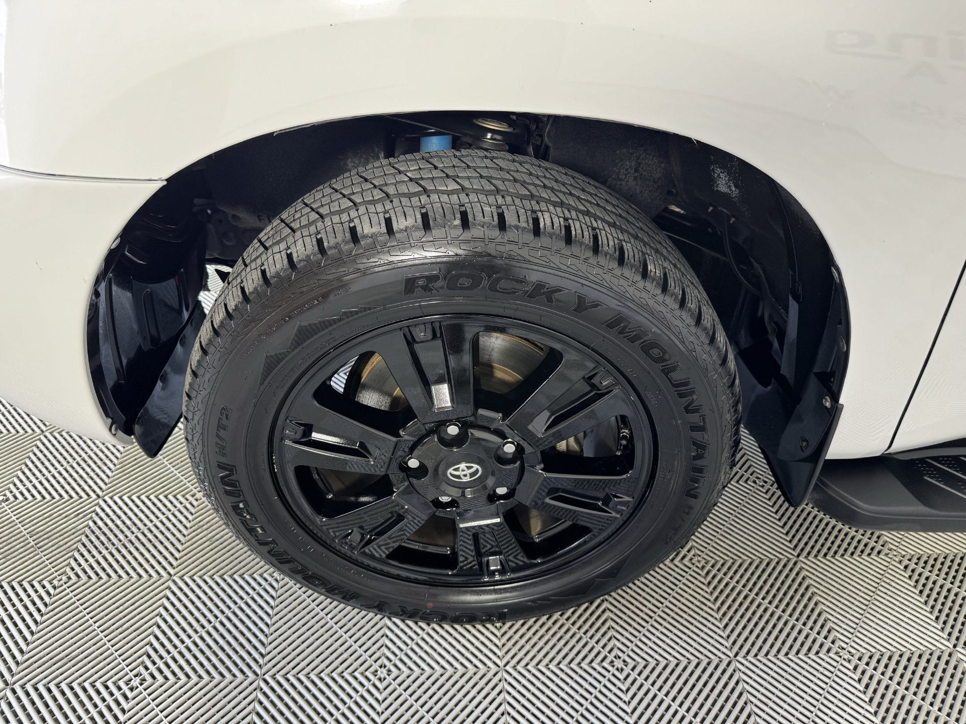 Used 2019 Toyota Sequoia TRD Sport w/ TRD Sport Premium Package RWD image 29