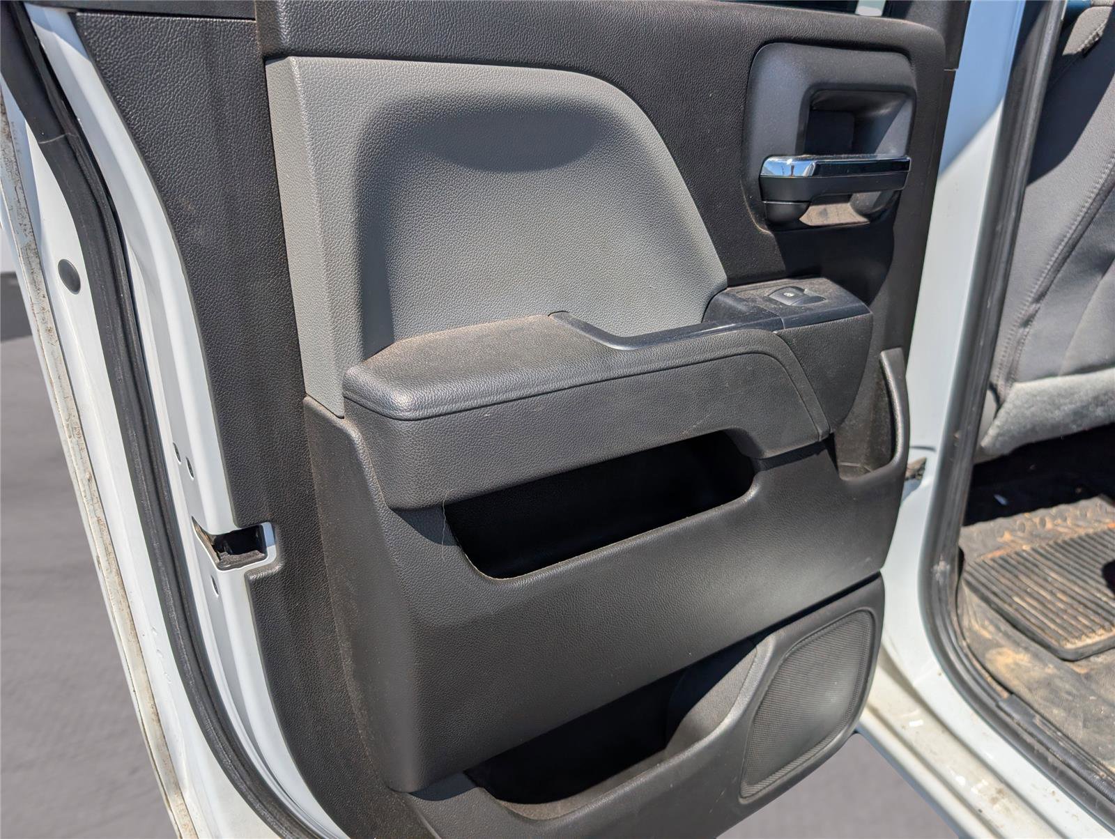 Used 2018 Chevrolet Silverado 1500 Custom w/ Custom Value Package RWD image 24