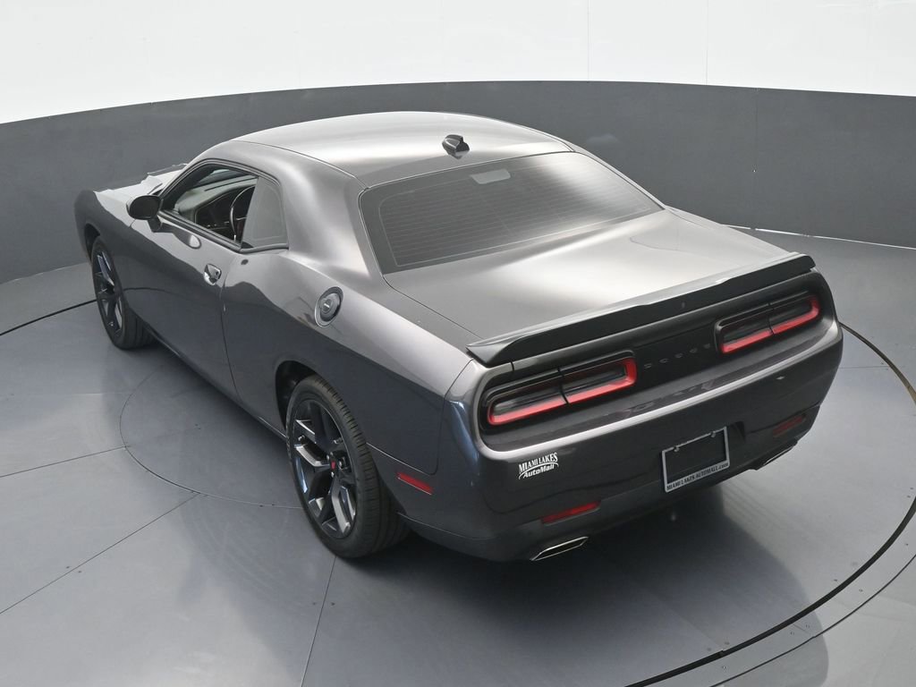 Used 2022 Dodge Challenger SXT w/ Driver Convenience Group RWD image 39
