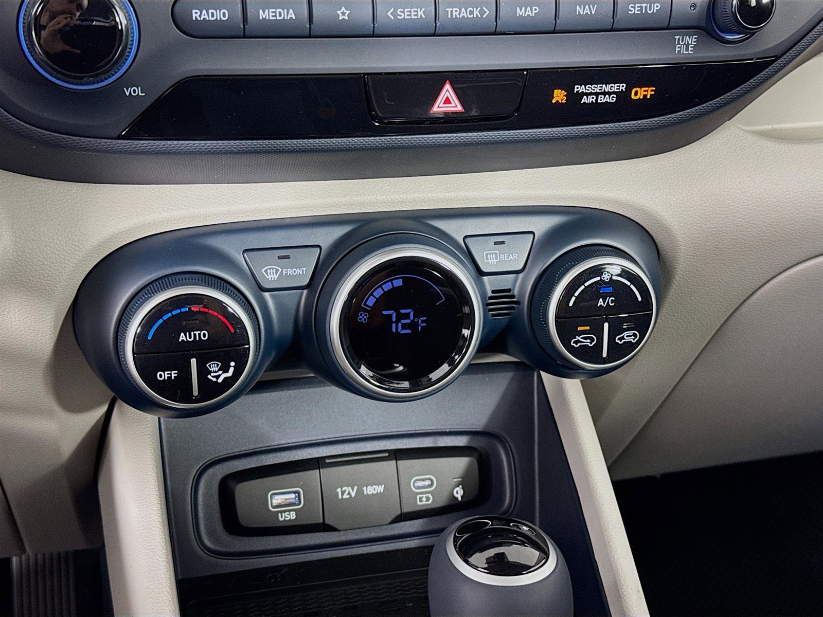 New 2025 Hyundai Venue Limited image 17