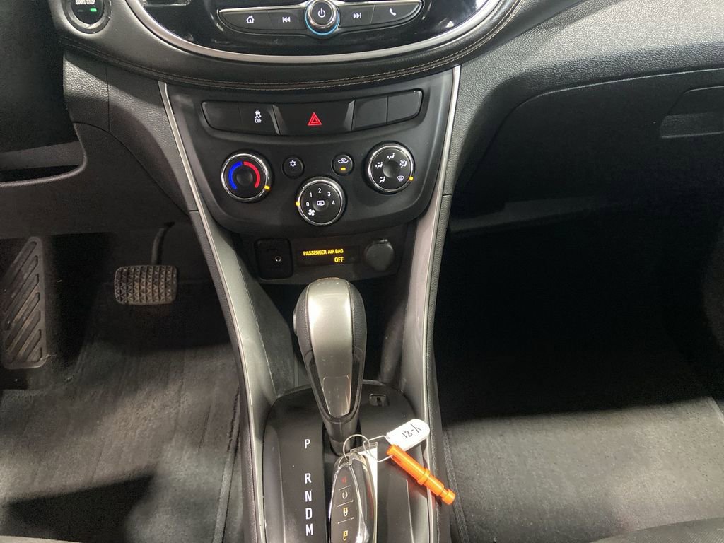 Used 2017 Chevrolet Trax LT w/ LT Convenience Package image 17