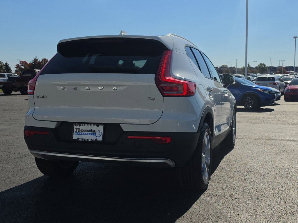 Used 2020 Volvo XC40 T4 Momentum FWD image 11
