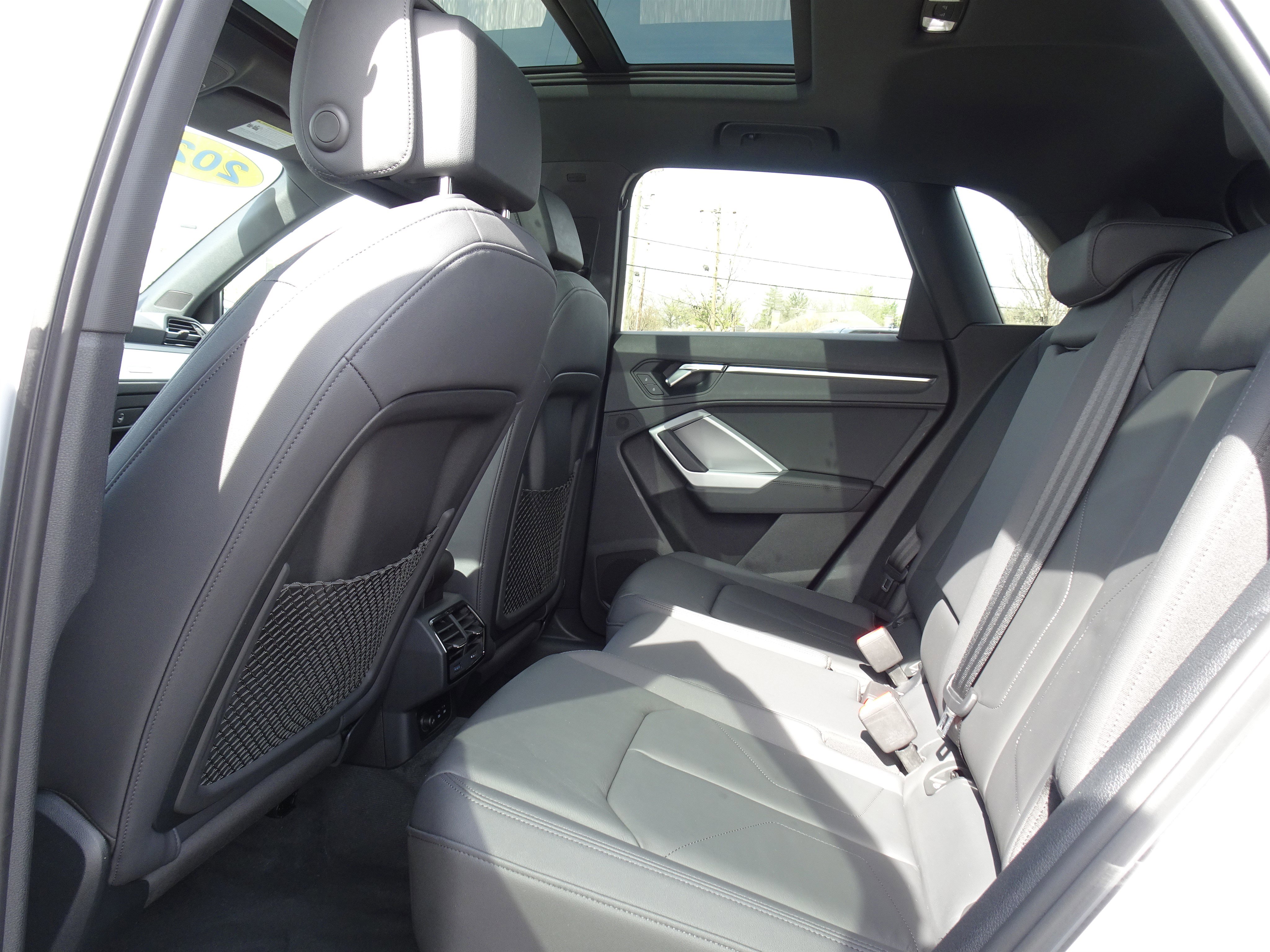 Used 2020 Audi Q3 2.0T Premium image 12