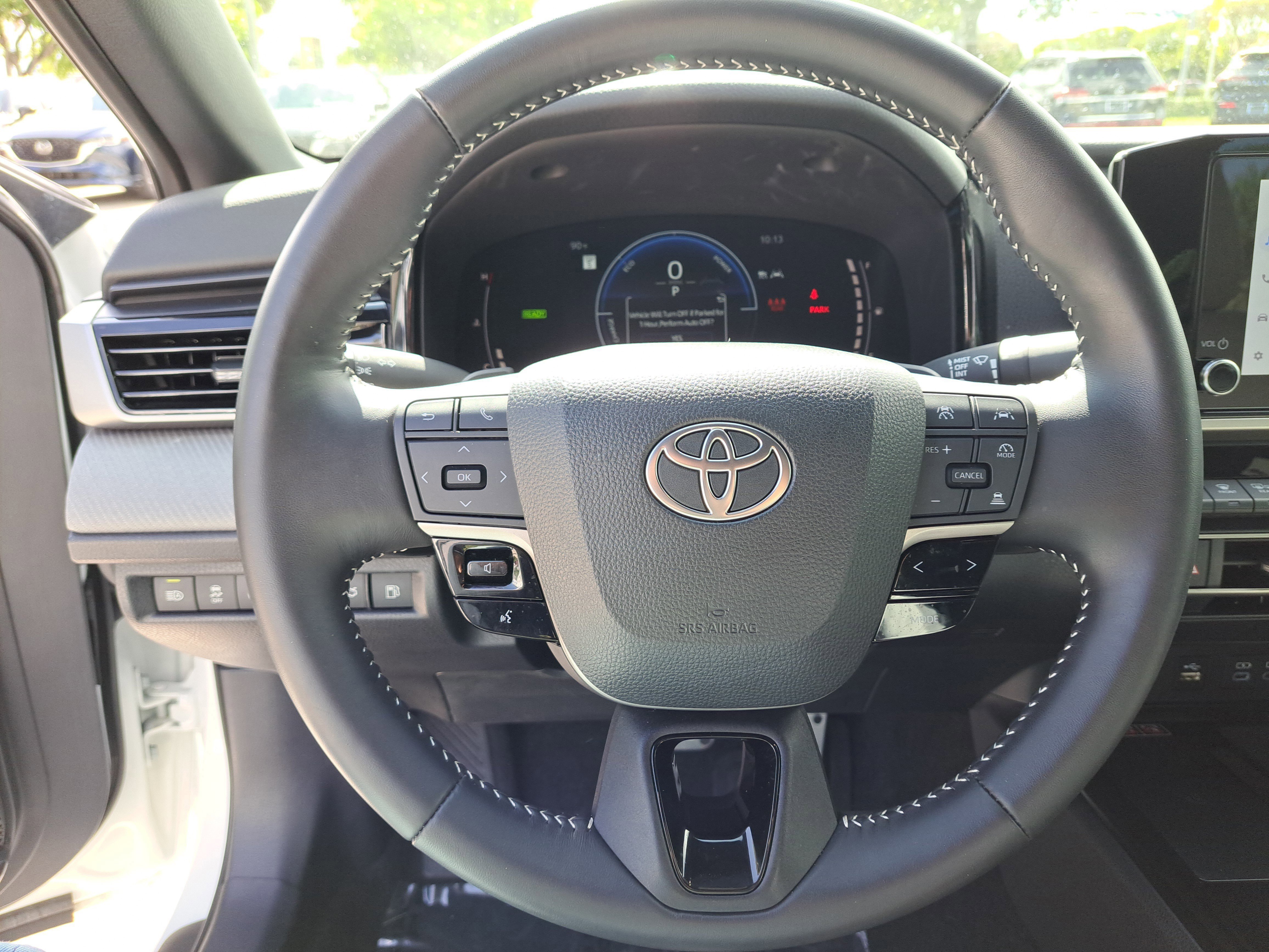 Used 2025 Toyota Camry SE image 13