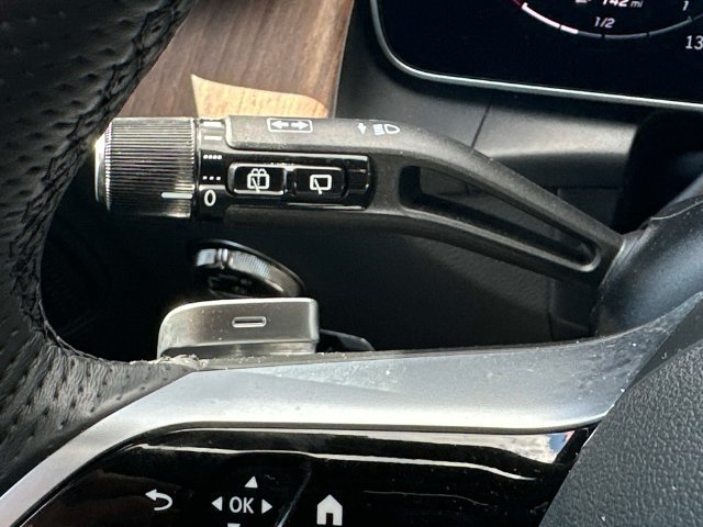 Used 2025 Mercedes-Benz GLC 300 4MATIC image 24