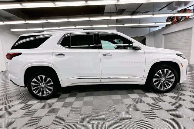 Used 2022 Chevrolet Traverse Premier FWD image 14