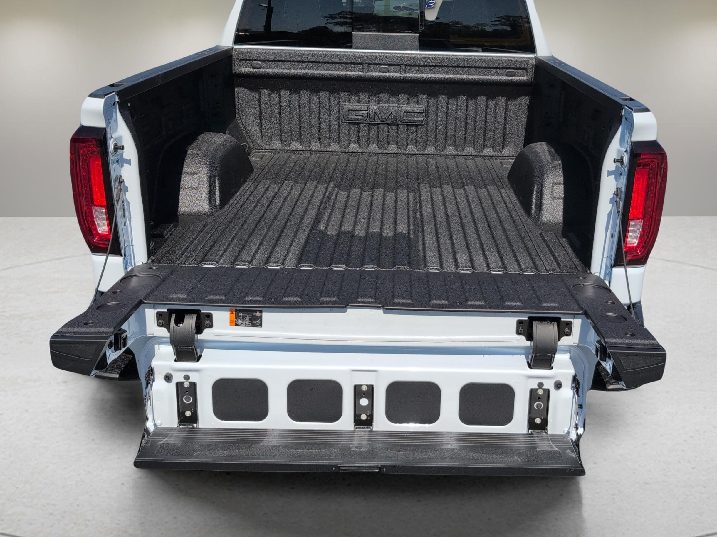 Used 2026 GMC Sierra 1500 Denali w/ Technology Package AWD/4WD image 18