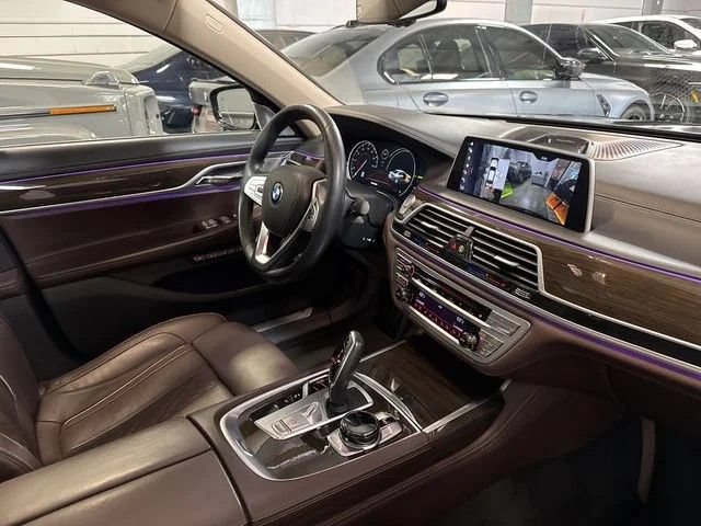 Used 2018 BMW 750i RWD image 36