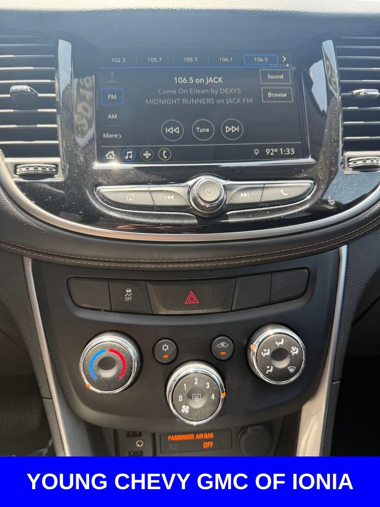 Used 2019 Chevrolet Trax LT w/ LT Convenience Package FWD image 18
