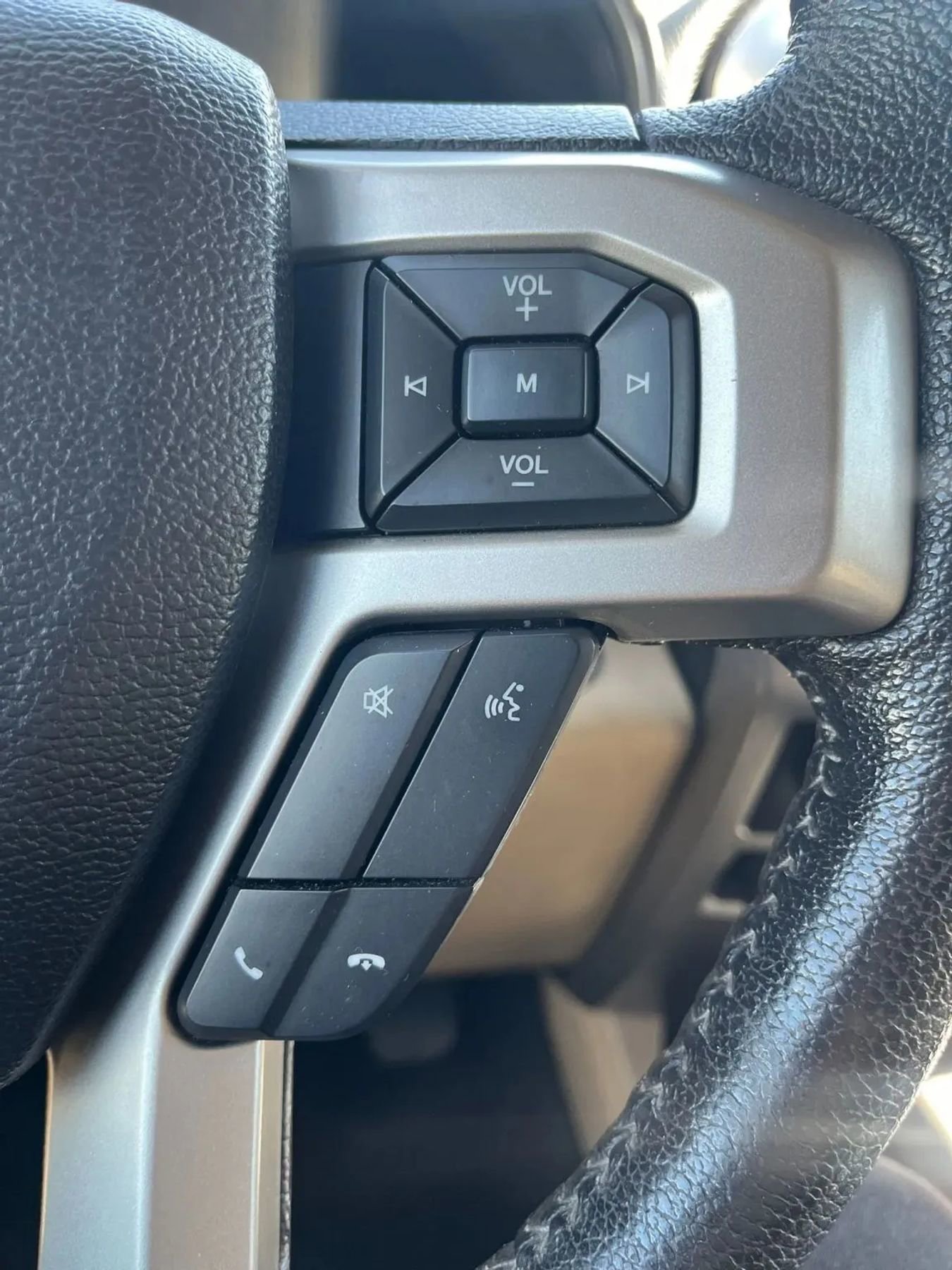 Used 2016 Ford F150 Lariat w/ Equipment Group 501A Mid image 13