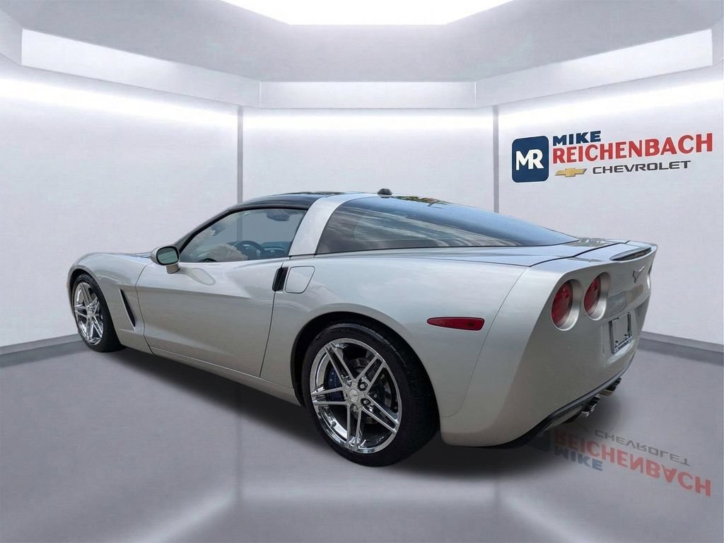 Used 2005 Chevrolet Corvette Coupe w/ Preferred Equipment Group RWD image 6