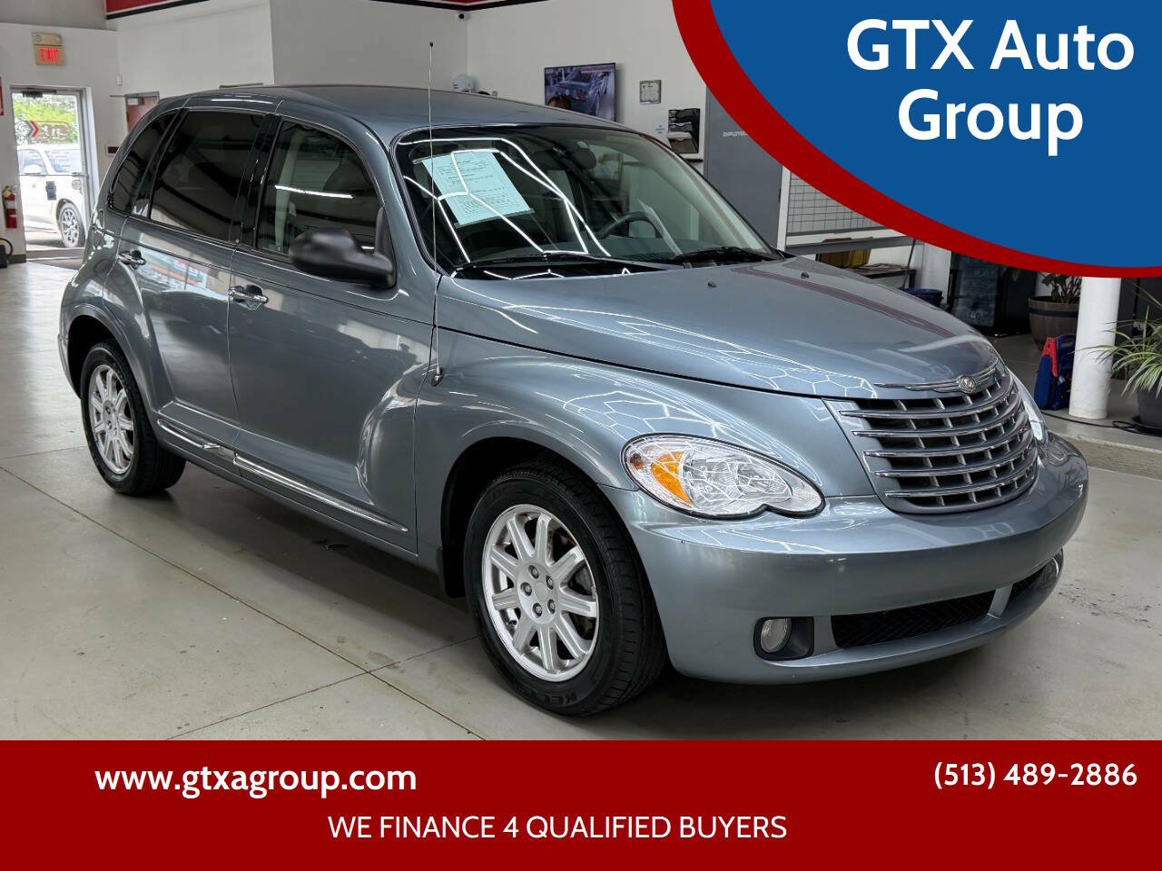 Used 2010 Chrysler PT Cruiser FWD image 1