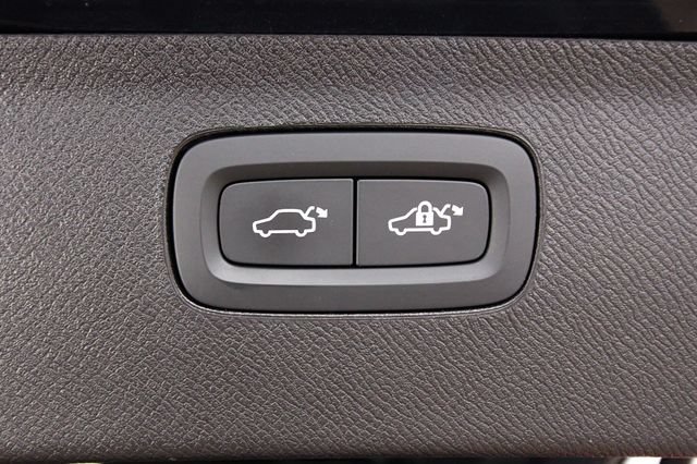 Used 2025 Volvo XC90 B6 Plus w/ Protection Package Premier AWD/4WD image 33