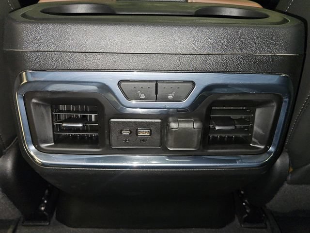 Used 2020 Chevrolet Silverado 1500 High Country w/ Technology Package AWD/4WD image 37