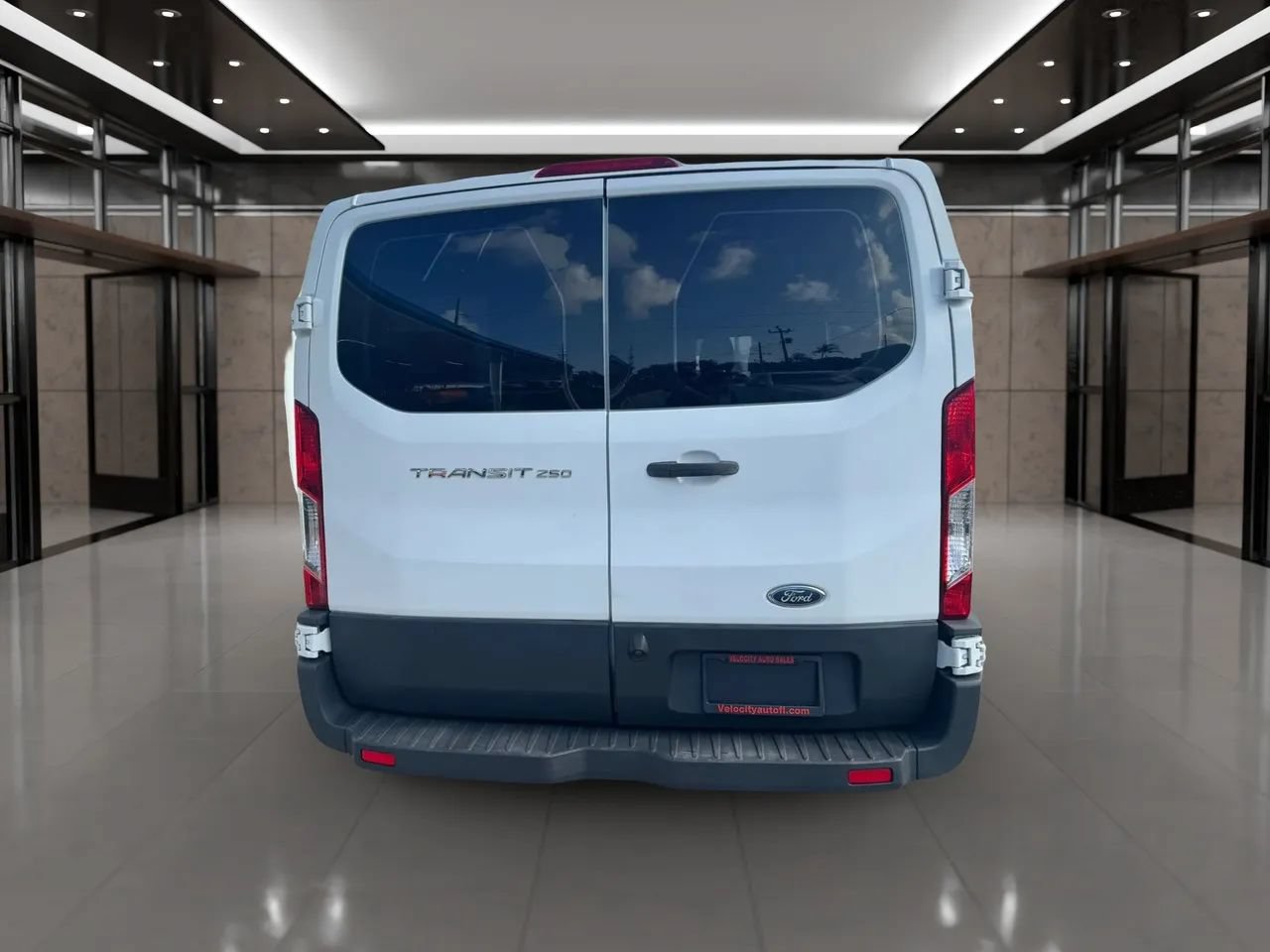 Used 2017 Ford Transit 250 130 Low Roof RWD image 4