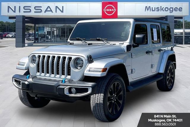 Used 2022 Jeep Wrangler Unlimited Sahara w/ Cold Weather Group AWD/4WD image 3