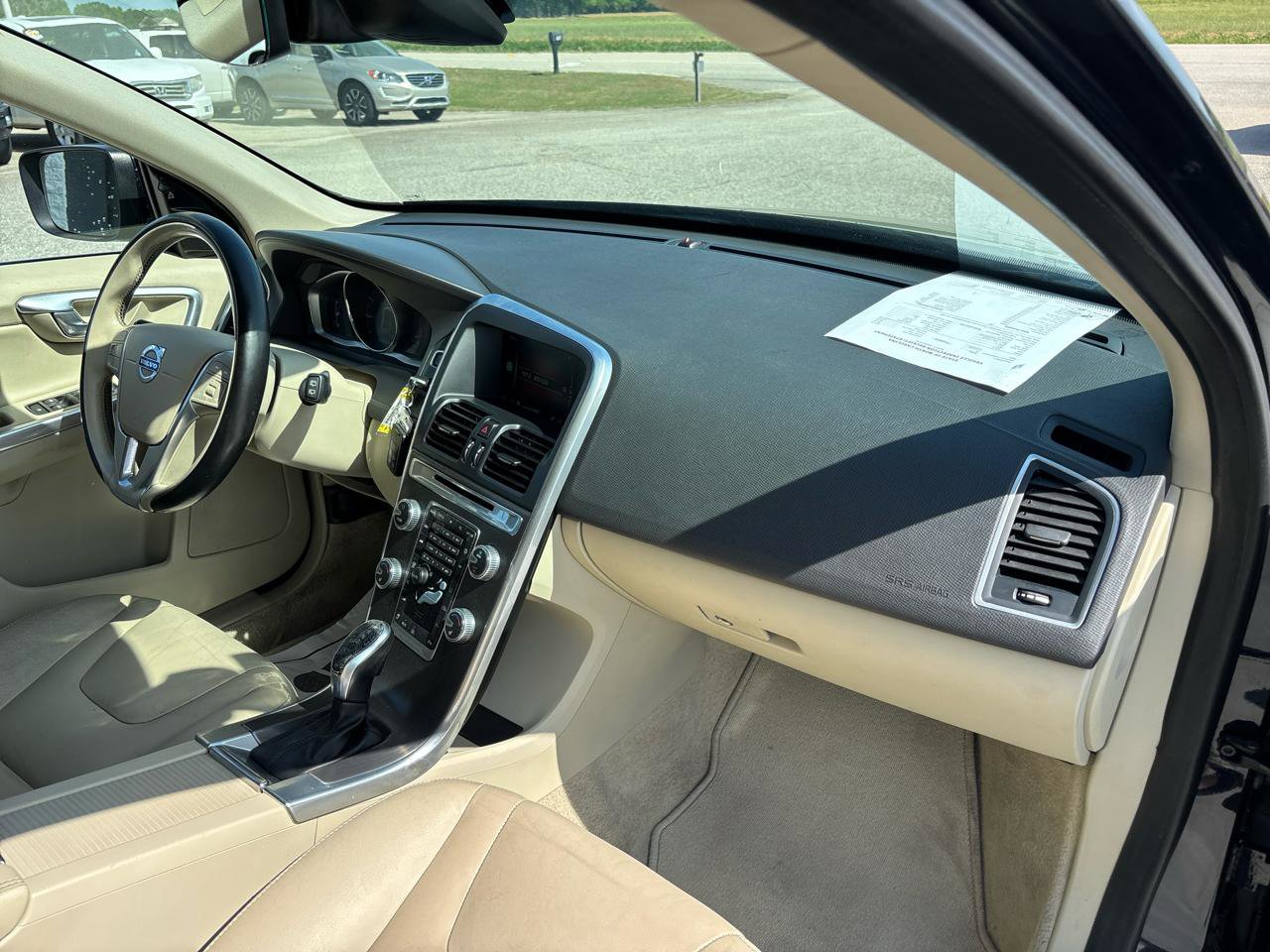 Used 2016 Volvo XC60 T5 Premier w/ Proximity Package image 25