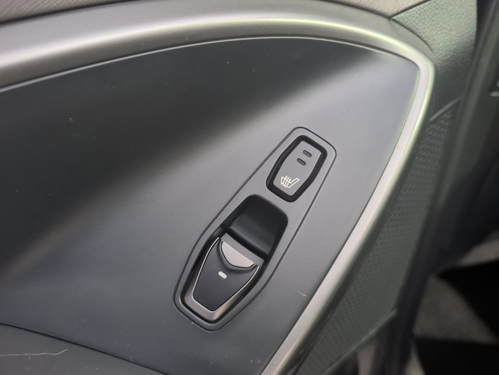 Used 2018 Hyundai Santa Fe AWD image 21
