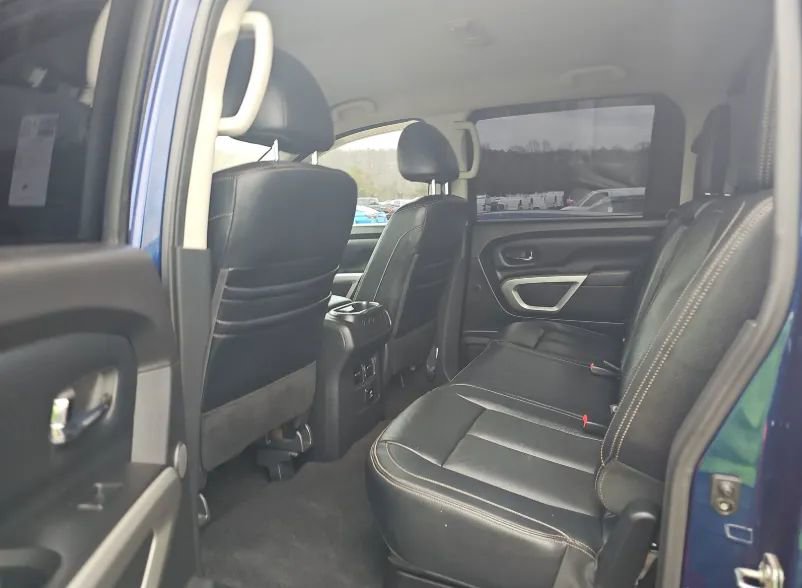 Used 2017 Nissan Titan SL image 4