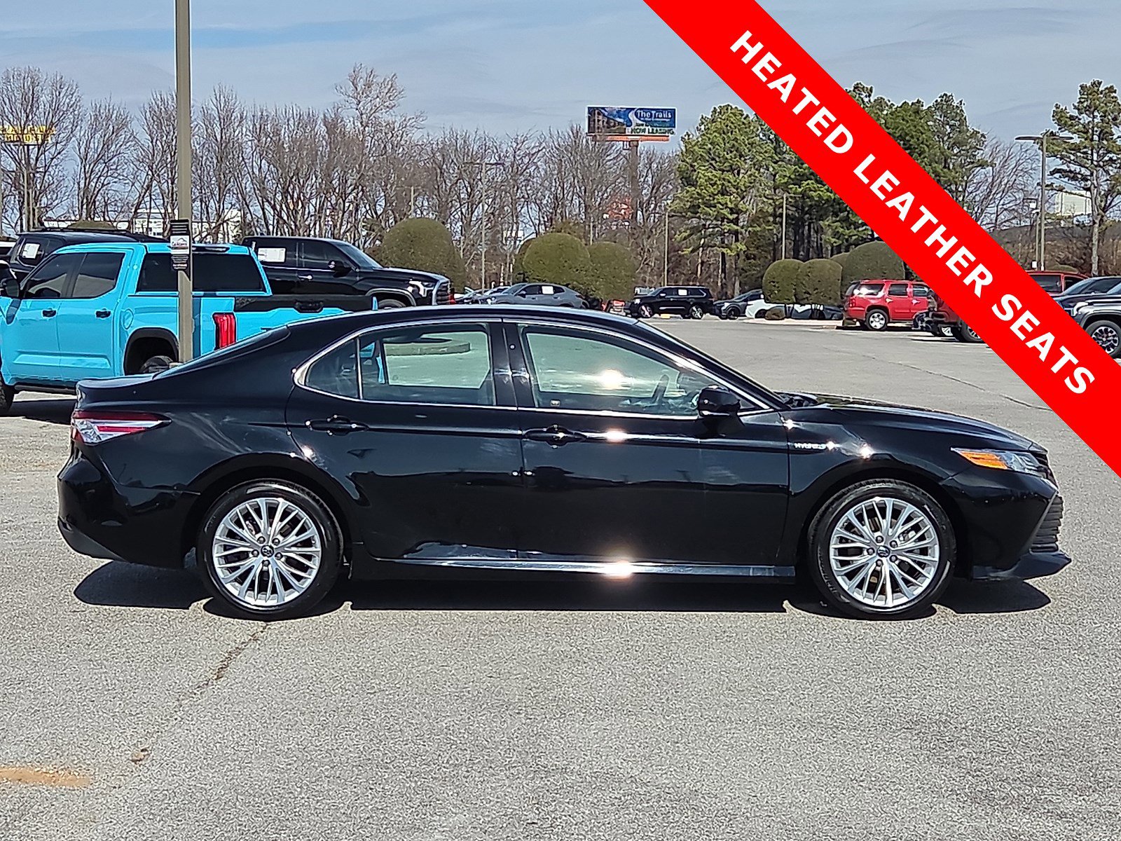 Used 2018 Toyota Camry XLE image 6