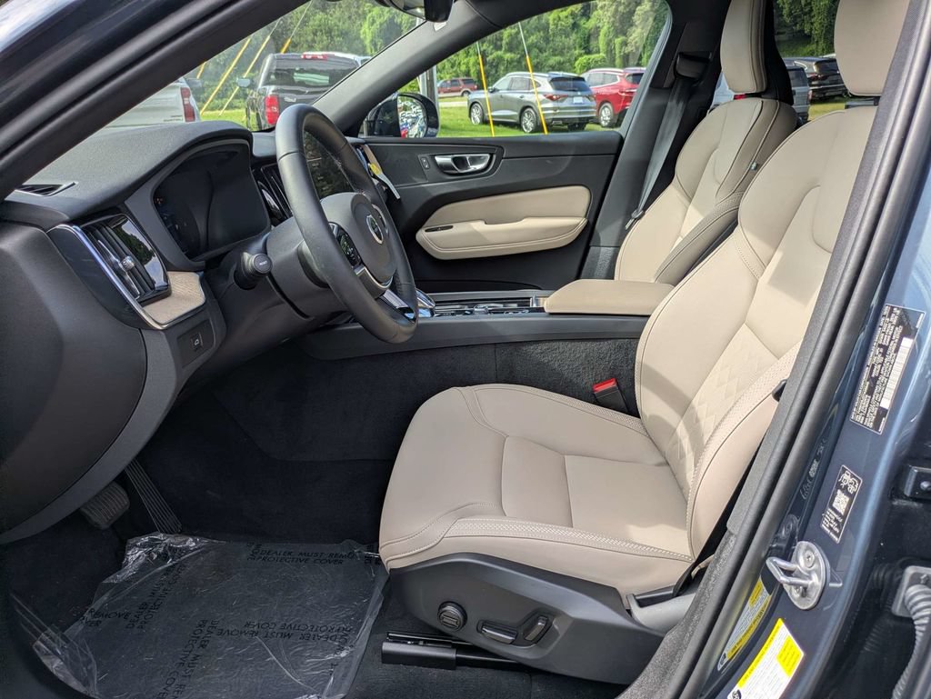 Certified 2026 Volvo XC60 B5 Core AWD/4WD image 21