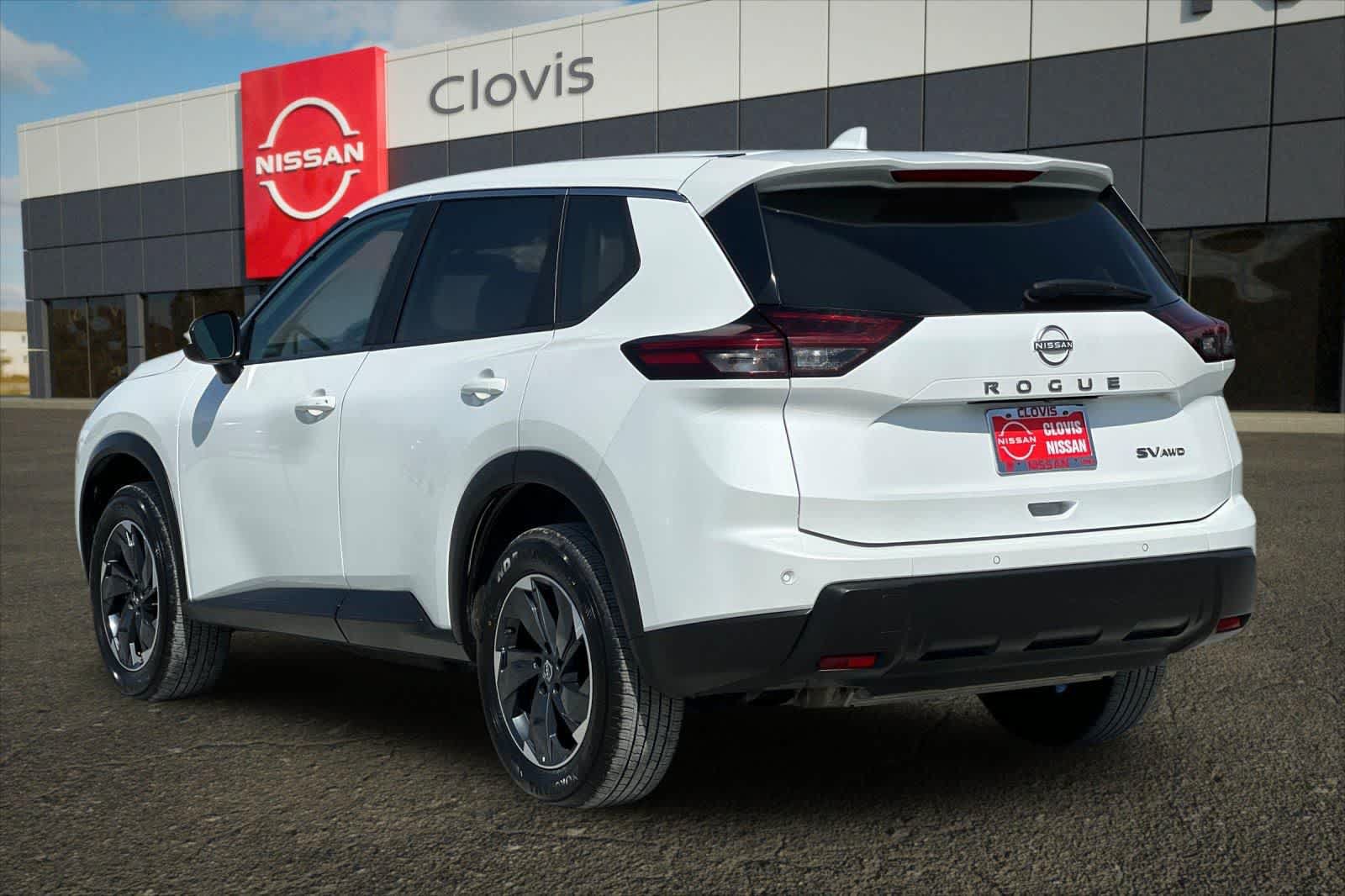 Used 2024 Nissan Rogue SV AWD/4WD image 7
