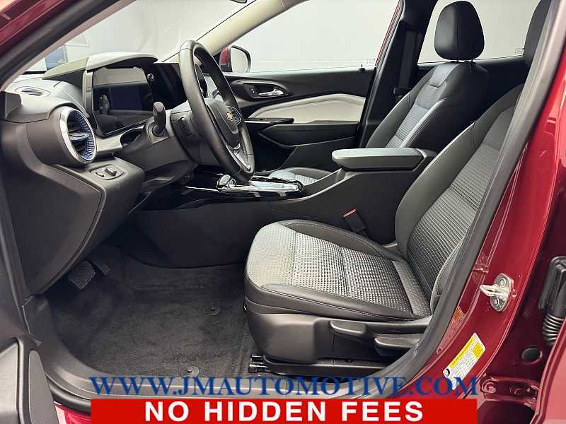 Used 2024 Chevrolet Trax LT w/ Driver Confidence Package image 12