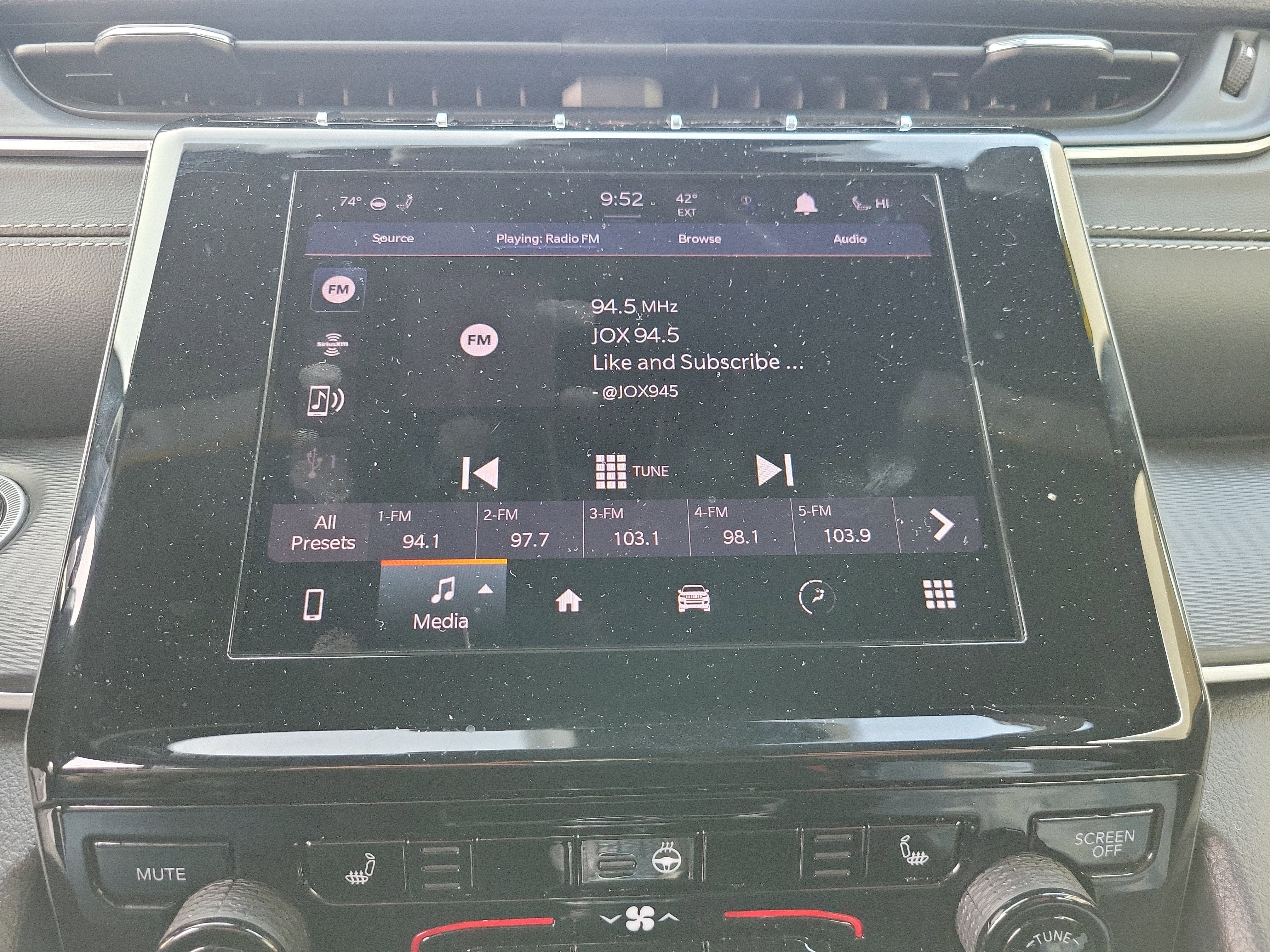 Used 2024 Jeep Grand Cherokee L Laredo image 15