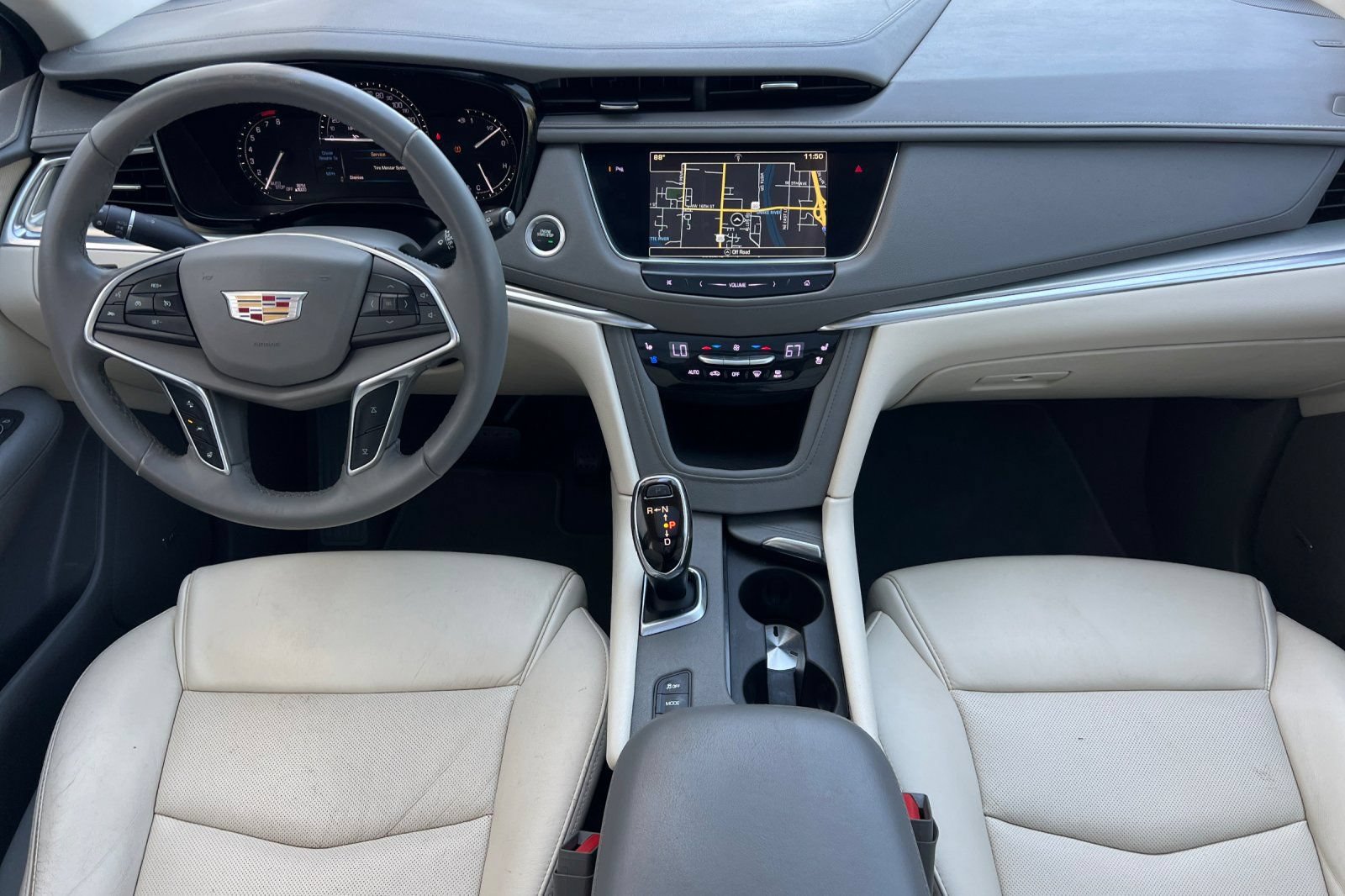 Used 2018 Cadillac XT5 Premium Luxury AWD/4WD image 10