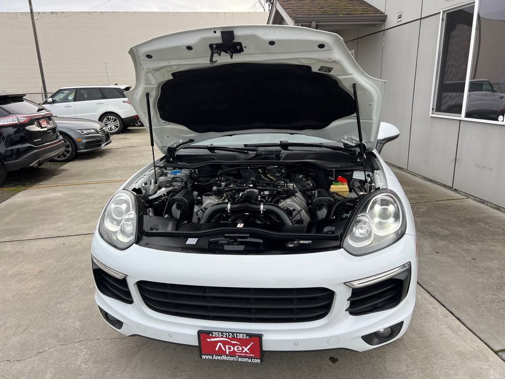 Used 2015 Porsche Cayenne S AWD/4WD image 19