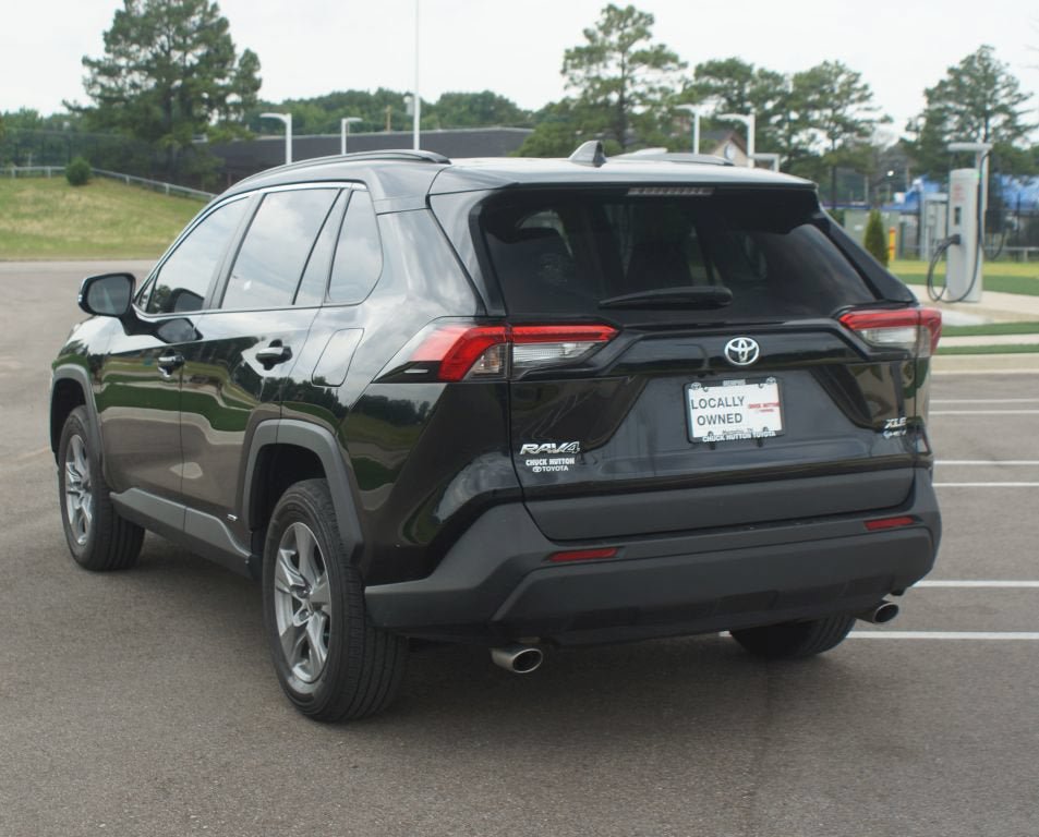 Used 2025 Toyota RAV4 XLE w/ Weather Package AWD/4WD image 16