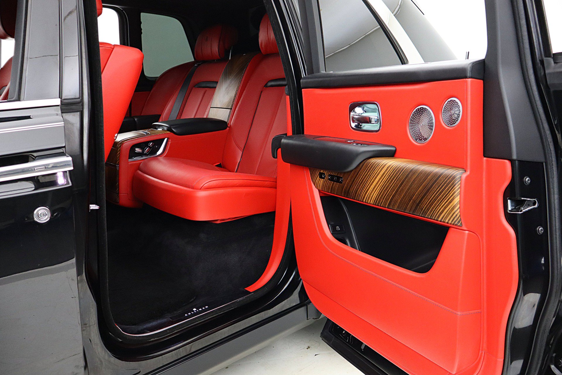 Used 2019 Rolls-Royce Cullinan AWD/4WD image 45