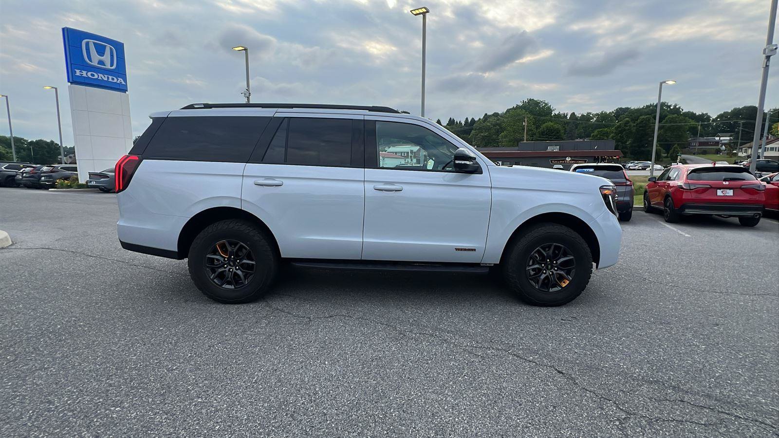 Used 2026 Ford Expedition Tremor AWD/4WD image 3