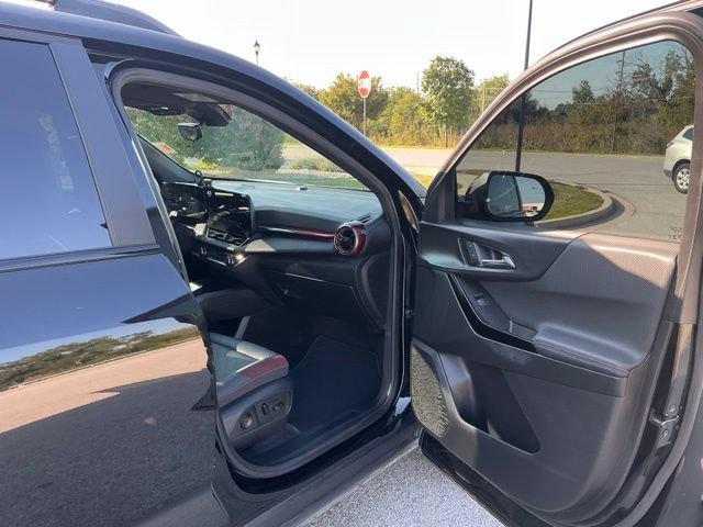 Used 2025 Chevrolet Equinox RS w/ Safety and Technology Package FWD image 17