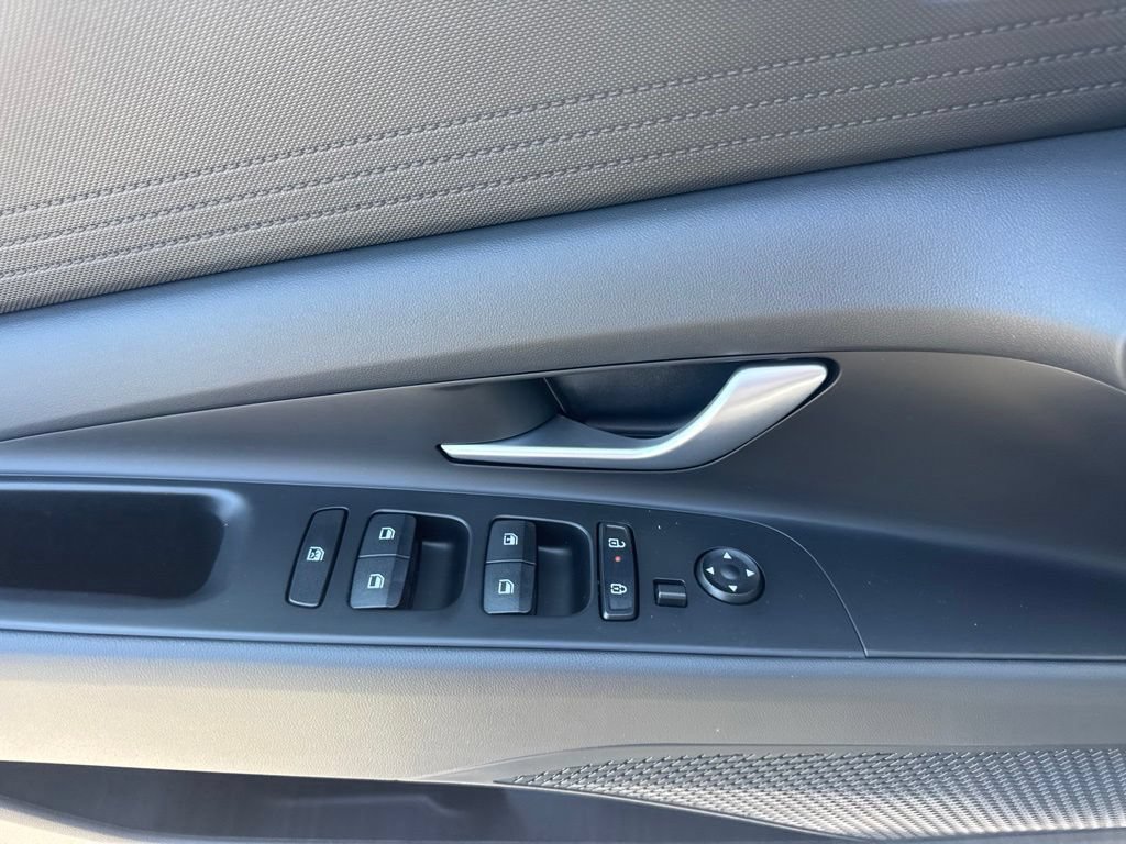 New 2026 Hyundai Elantra SE FWD image 8