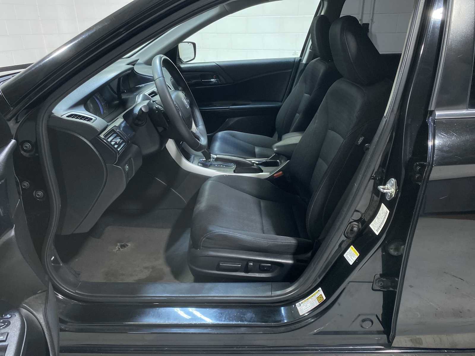 Used 2014 Honda Accord Sport image 2