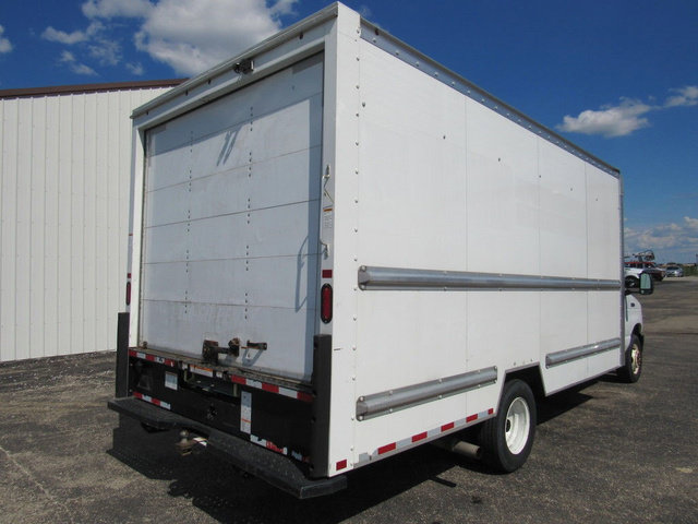 Used 2022 Ford E-350 and Econoline 350 Super Duty RWD image 3